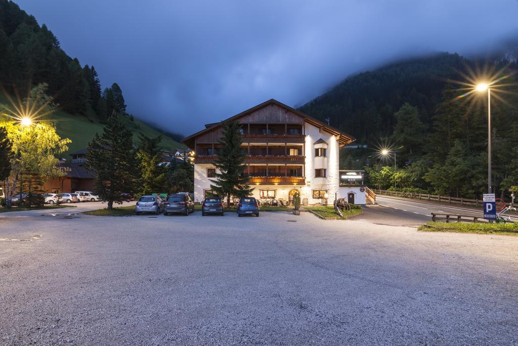 Hotel Casa Alpina - Alpin Haus Selva di Val Gardena Luaran gambar